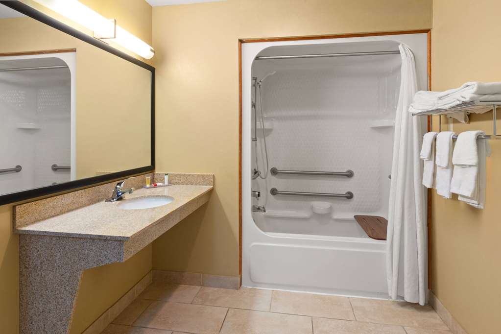 Days Inn by Wyndham Wauseon - photo 29