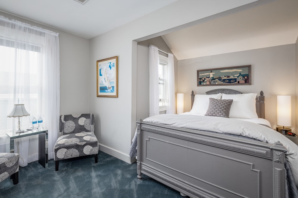 Nantucket Whale Inn - photo 13