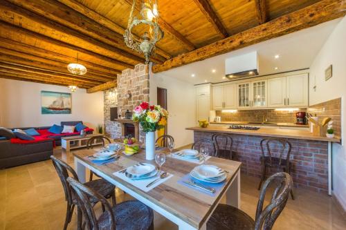 Kuca Za Odmor Đeni in Veliki Drvenik, Croatia