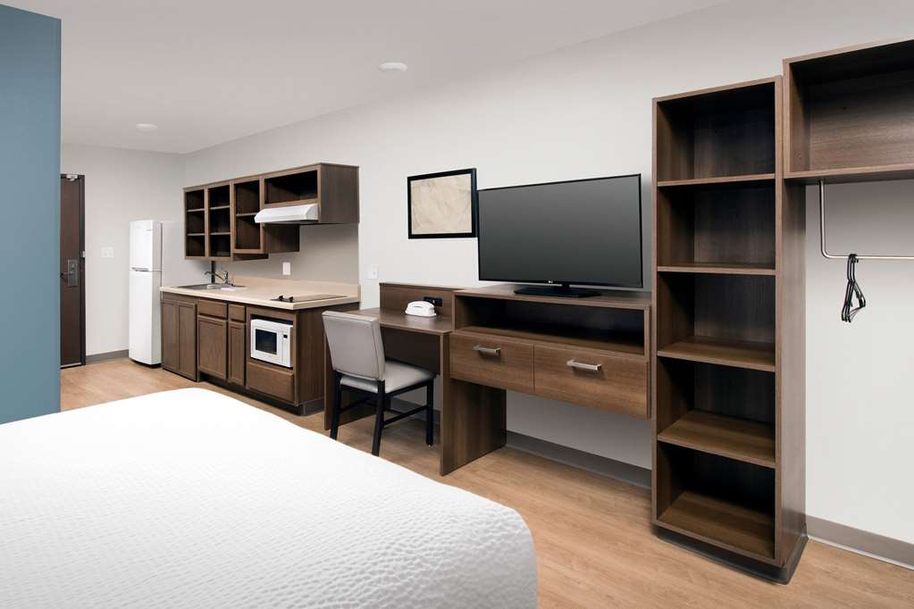 WoodSpring Suites Chicago Tinley Park - photo 13