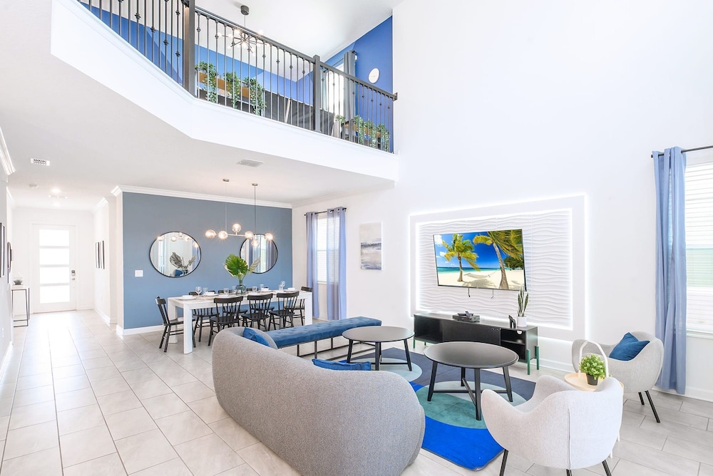 Bright & Airy 5BR Resort Home with Pool - photo 10
