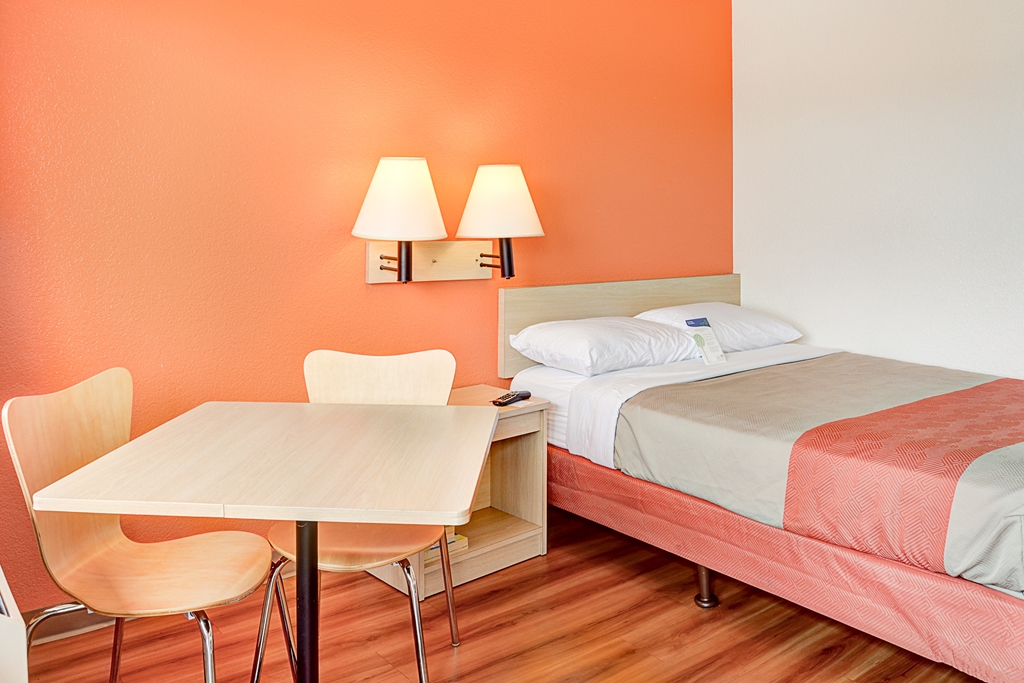 Motel 6 Portland OR Central - photo 7