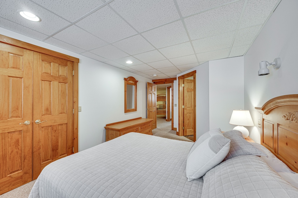 Ski In Resort Family Condo with Deck at Jay Peak - photo 8
