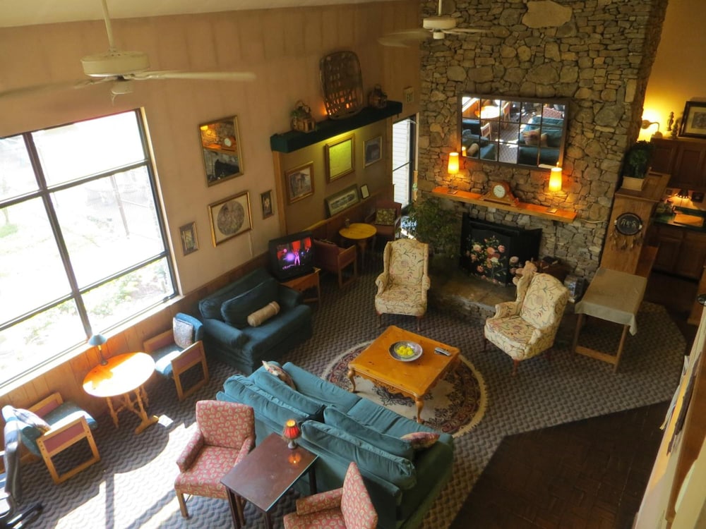 Americourt Hotel - photo 4