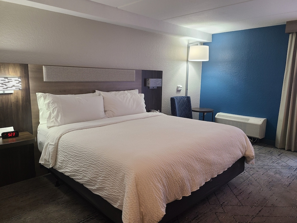 Holiday Inn Express & Suites Ft. Lauderdale N Exec Airport by IHG - photo 27
