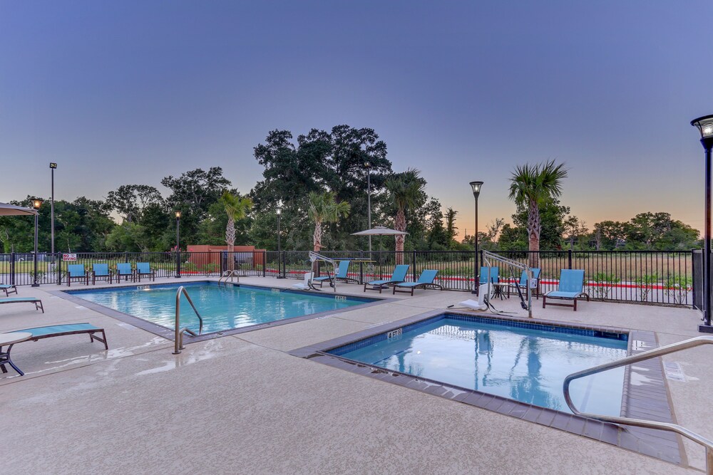 Candlewood Suites College Station At University by IHG - photo 42