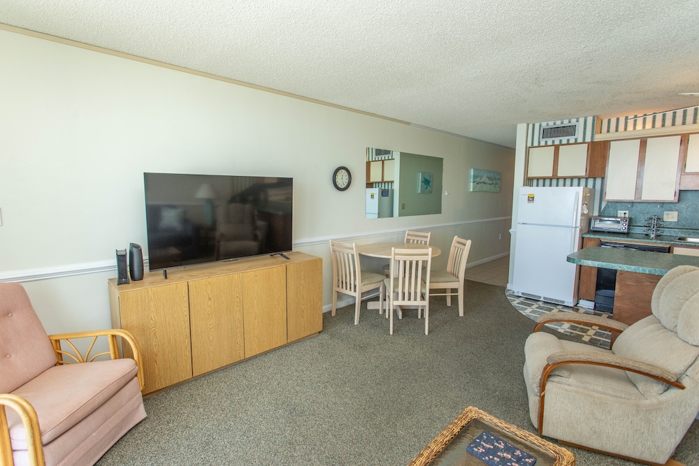 Royal Garden Resort 510 2 Bedroom Condo by RedAwning - photo 21