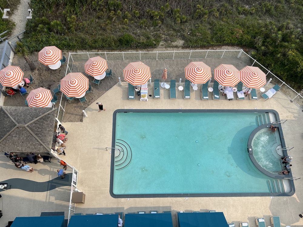 Crystal Coast Oceanfront Hotel - photo 12