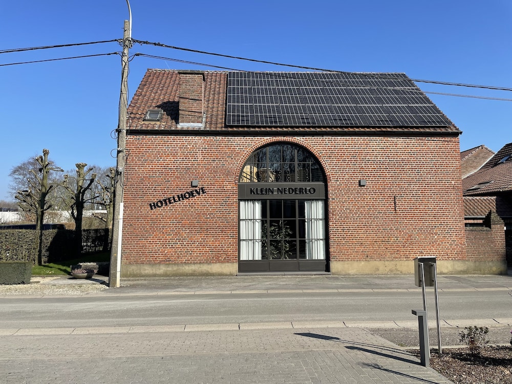 Hotelhoeve Klein Nederlo - carbon neutral hotel in Brussels