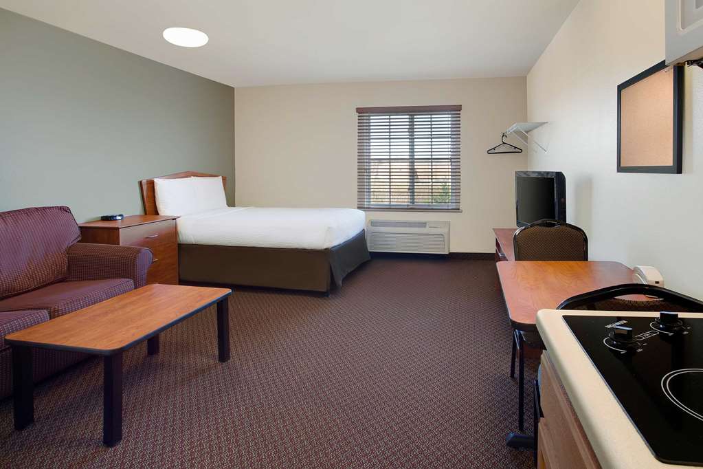 WoodSpring Suites Colonial Heights Fort Lee - photo 9