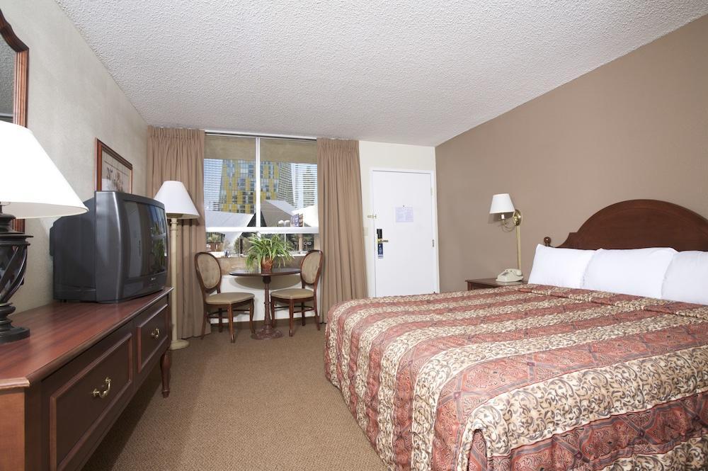 Travelodge by Wyndham Las Vegas Center Strip