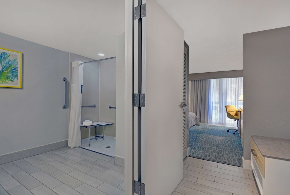 Hampton Inn Jacksonville Beach Oceanfront - photo 30