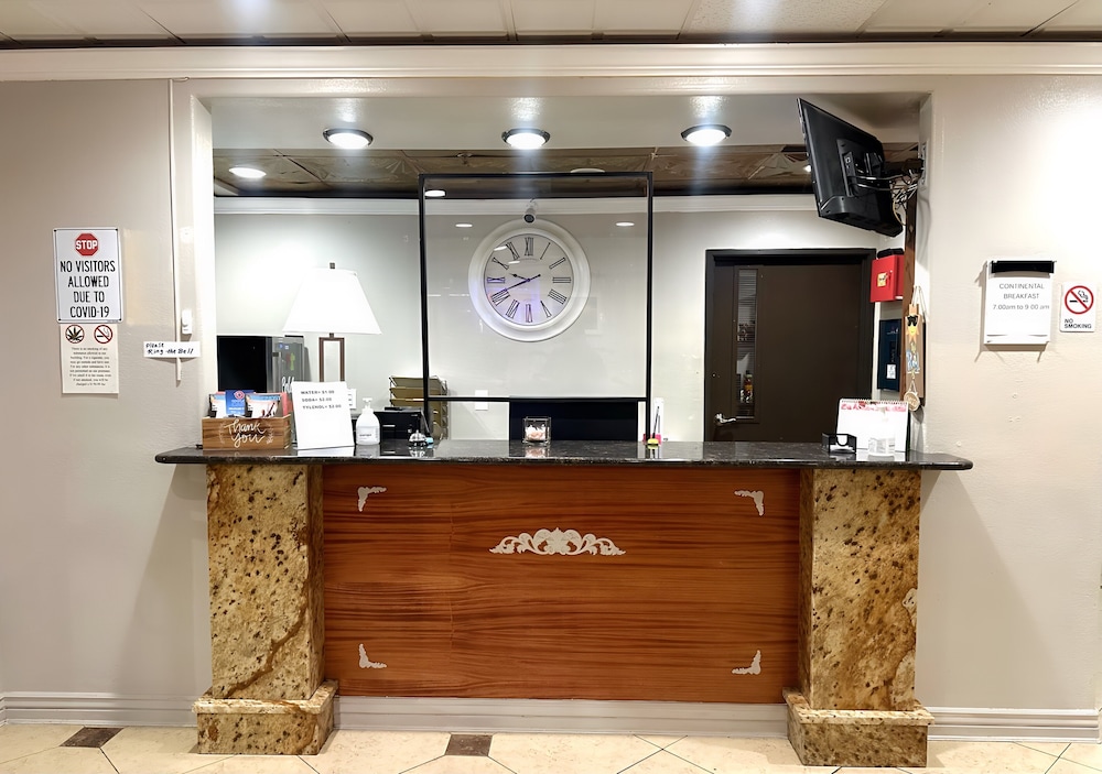 Days Inn by Wyndham Colorado Springs Air Force Academy - photo 2