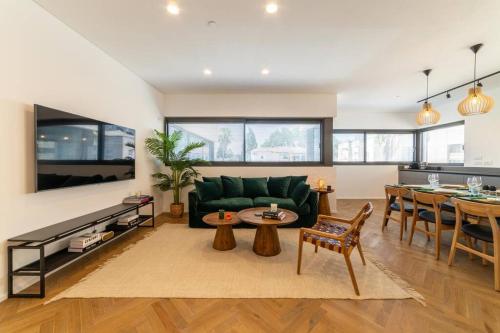 Luxurious New Large 2Bedrooms in Rothschild — 4-Star Luxury Hotel in Tel Aviv, Israel