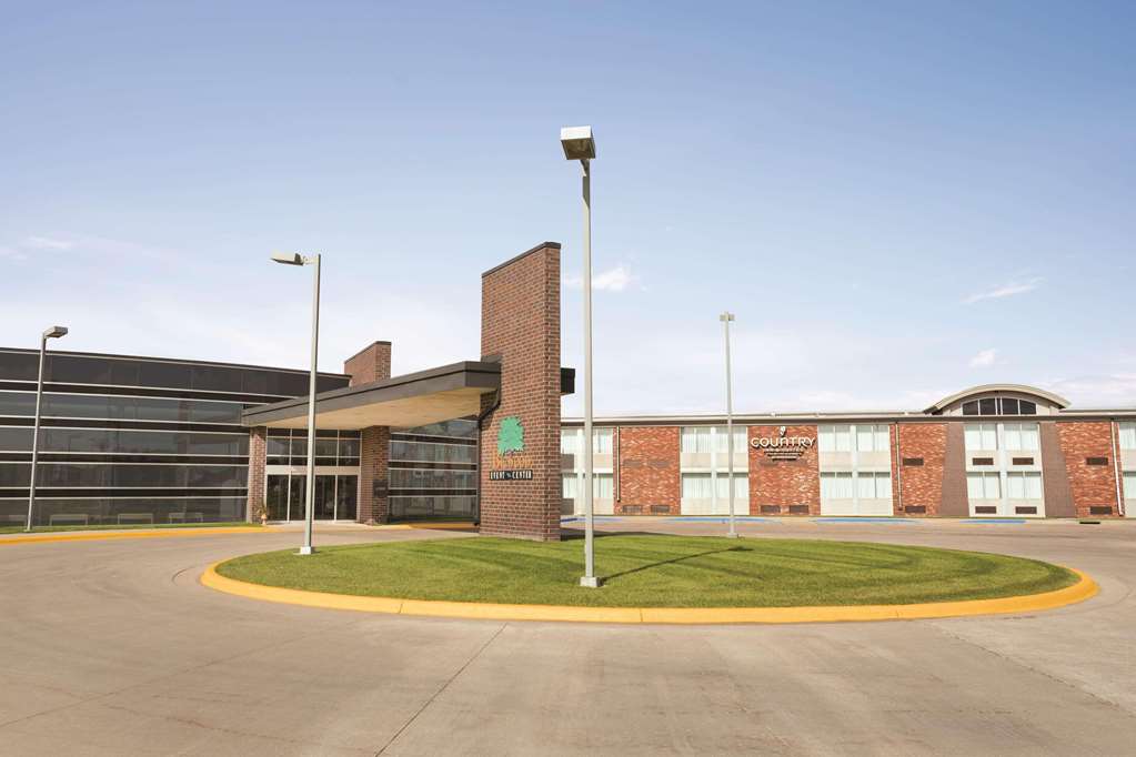 Country Inn & Suites by Radisson Fergus Falls MN