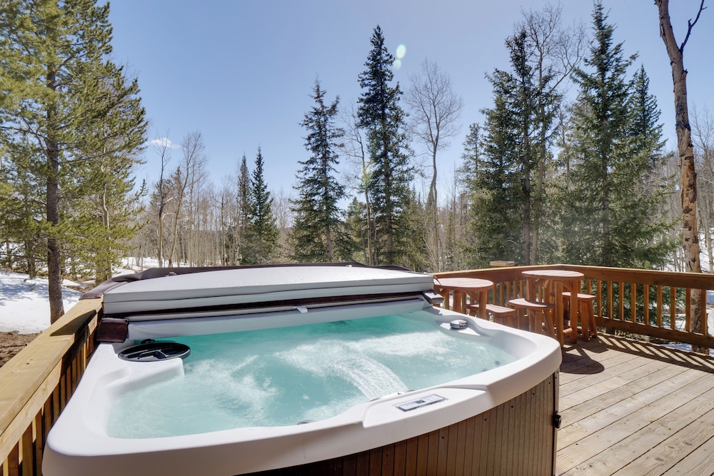 Rustic Mountain Sanctuary on 2 Acres w Deck in Alma, United States