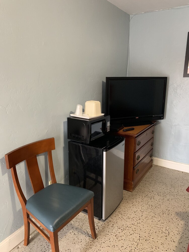 Deluxe Inn - photo 7