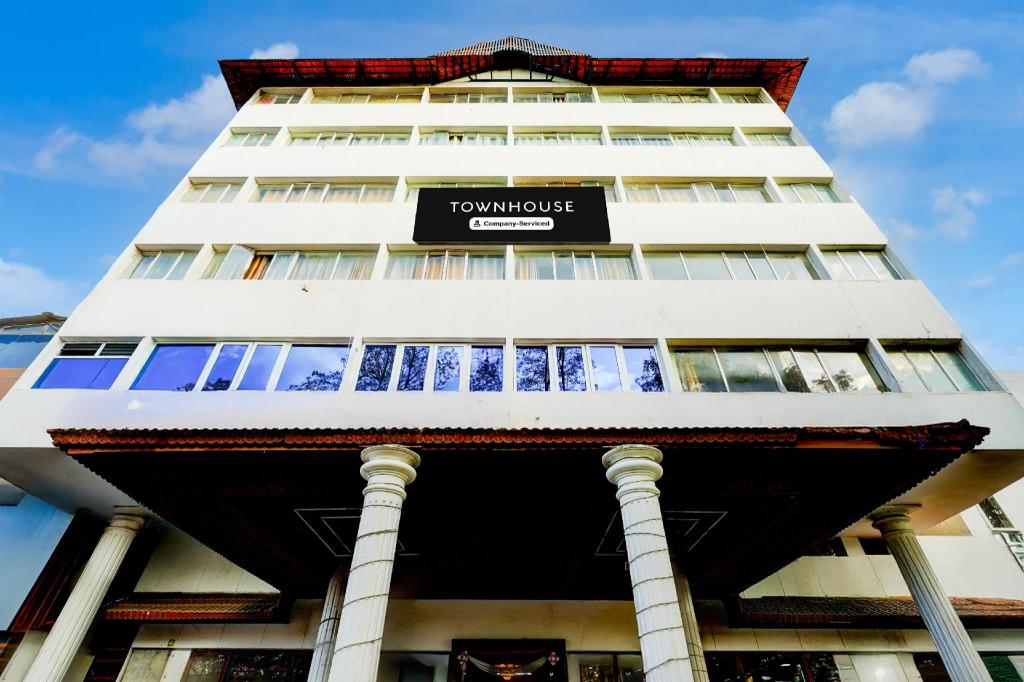 Super Townhouse Mysore Central Formerly Olive Star — 4-Star Luxury Hotel in Mysore, India