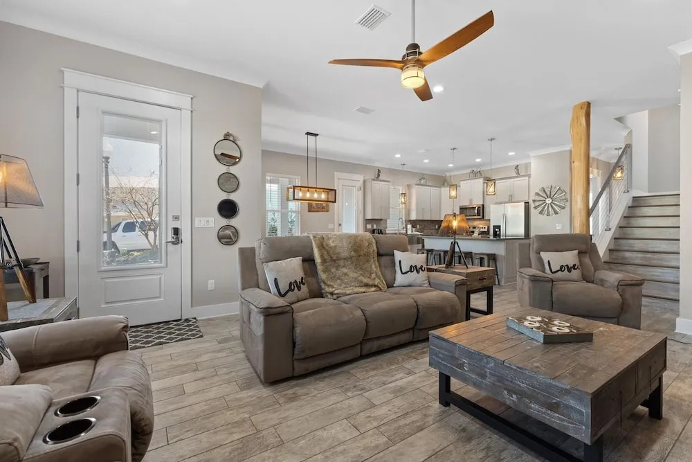 Aquaholic in Destin, United States