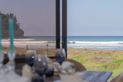 Mool100b Beauty On The Beach Front in Whangamata, New Zealand