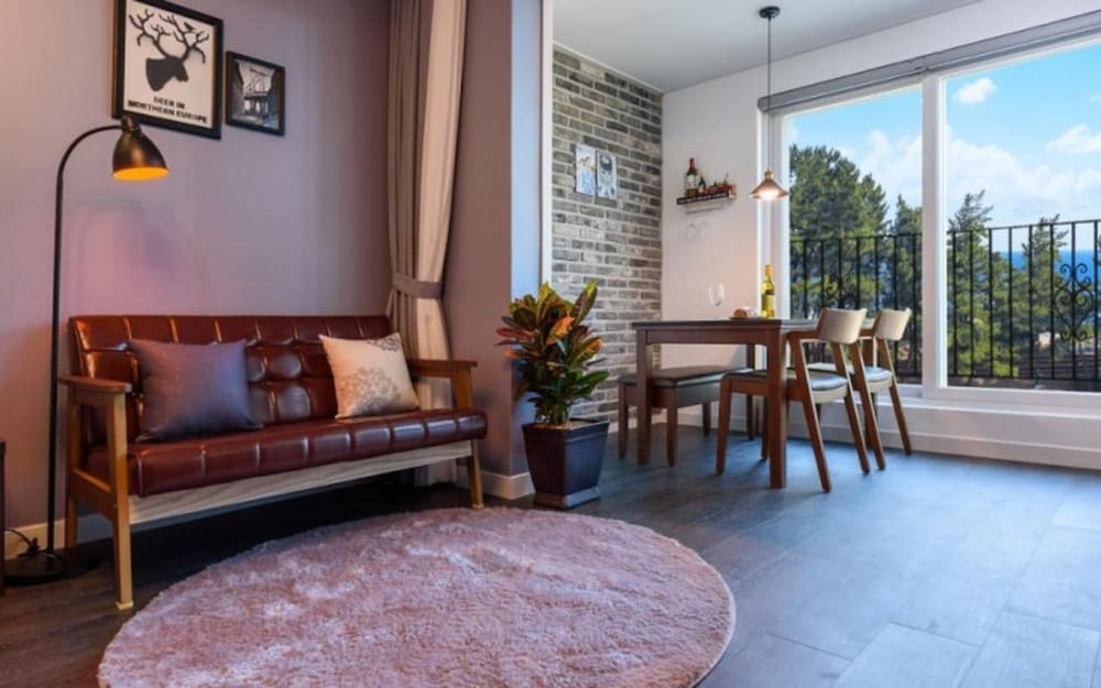 Samcheok Right Away Sea Pension Samcheok — 4-Star Luxury Hotel in Santyoku, South Korea