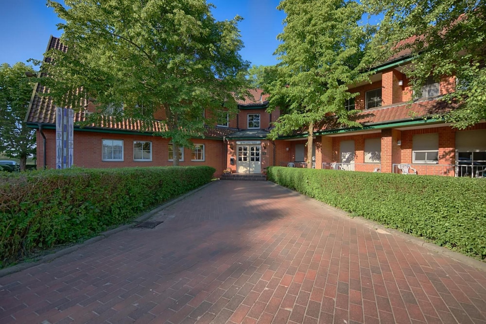 Hotel & Gasthof Zur Linde - carbon neutral hotel in Sassnitz