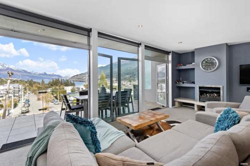 Diamond Villa Lake Views Central Location — 4-Star Luxury Hotel in Queenstown, New Zealand