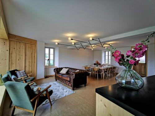 Gite De Charme En Foret Nature Confort Et Intimite Proche De Lyon Et Clermont Ferrand Fr 1 582 356 — Arzon