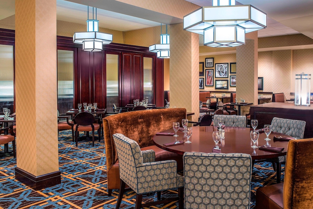 Sheraton North Houston at George Bush Intercontinental - photo 37