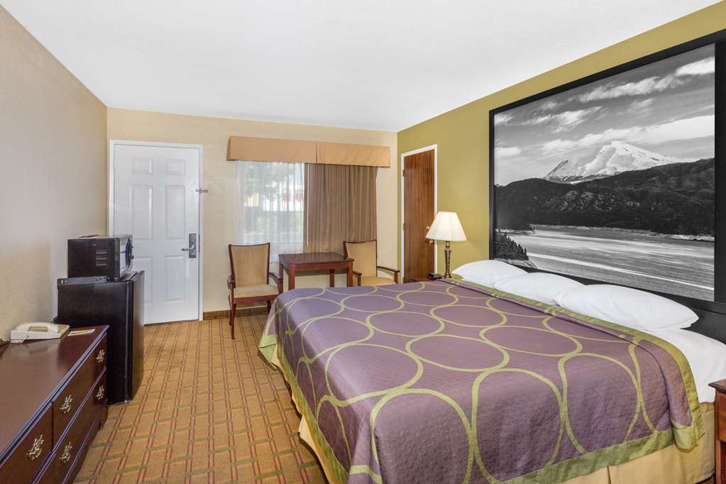 Super 8 by Wyndham Corning - photo 6