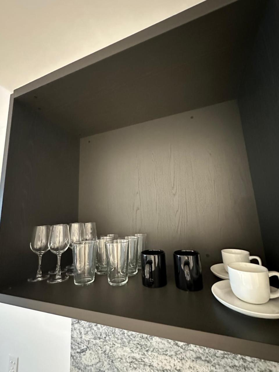 Fabulous View Brand New 2b2b Apartment Mel CBD — 4-Star Luxury Hotel in Melbourne, Australia