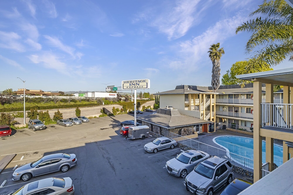 Heritage Inn Express Hayward - photo 33