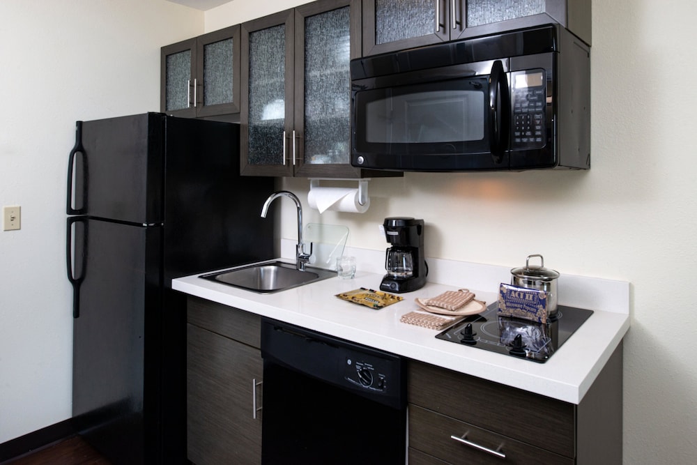 Candlewood Suites Olathe by IHG - photo 14