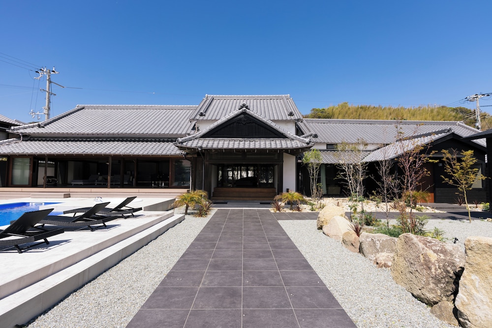 Wellis Villa Awaji — 4-Star Luxury Hotel in Awaji, Japan