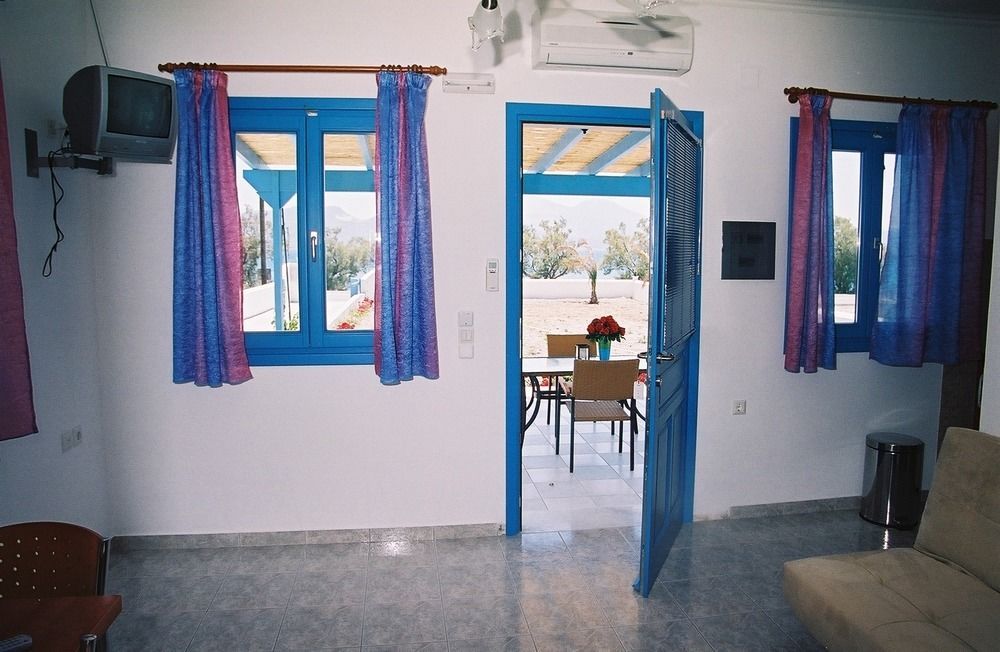 Moustakas Beach Hotel — Milos — photo 3
