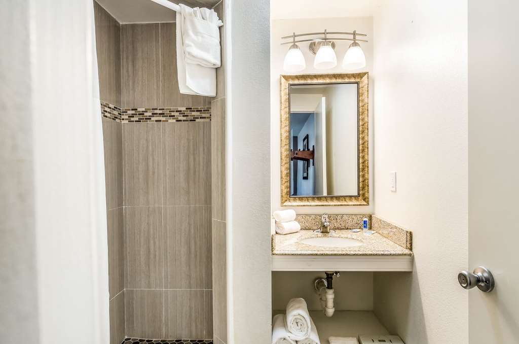 Rodeway Inn Middleboro Plymouth - photo 23