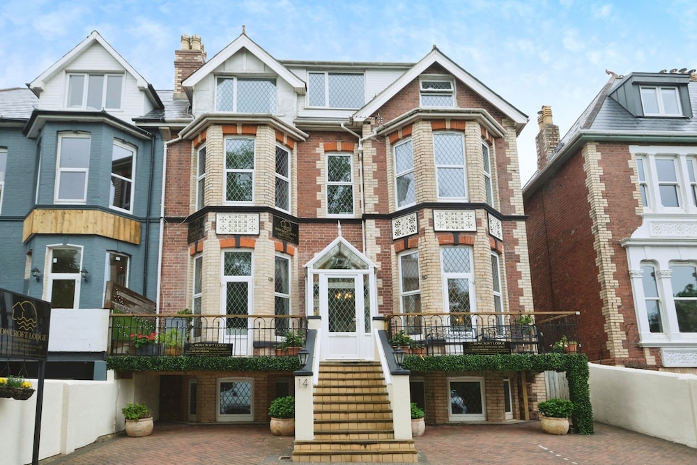 Rowcroft Lodge Guest House B&B — 4-Star Luxury Hotel in Paignton, United Kingdom