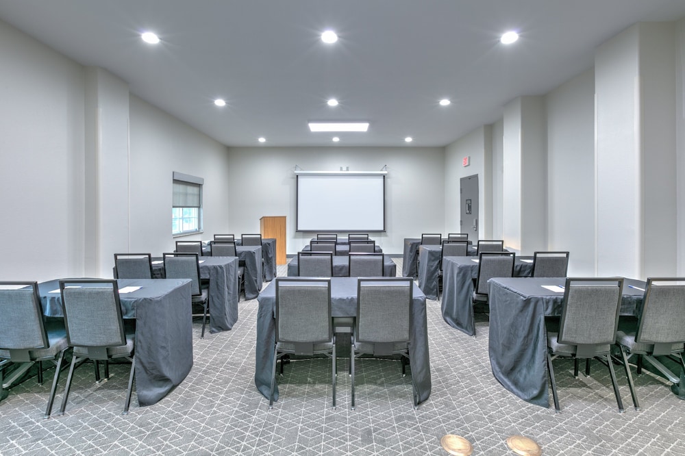 Candlewood Suites Lake Jackson Clute by IHG - photo 34