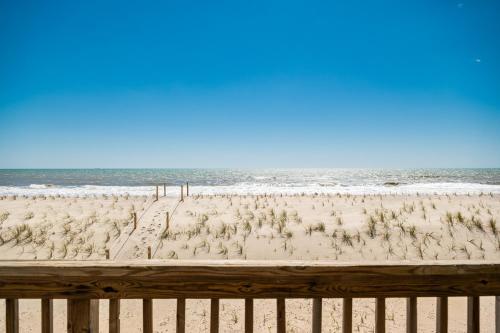 Divine Intervention by Oak Island Accommodations - photo 34
