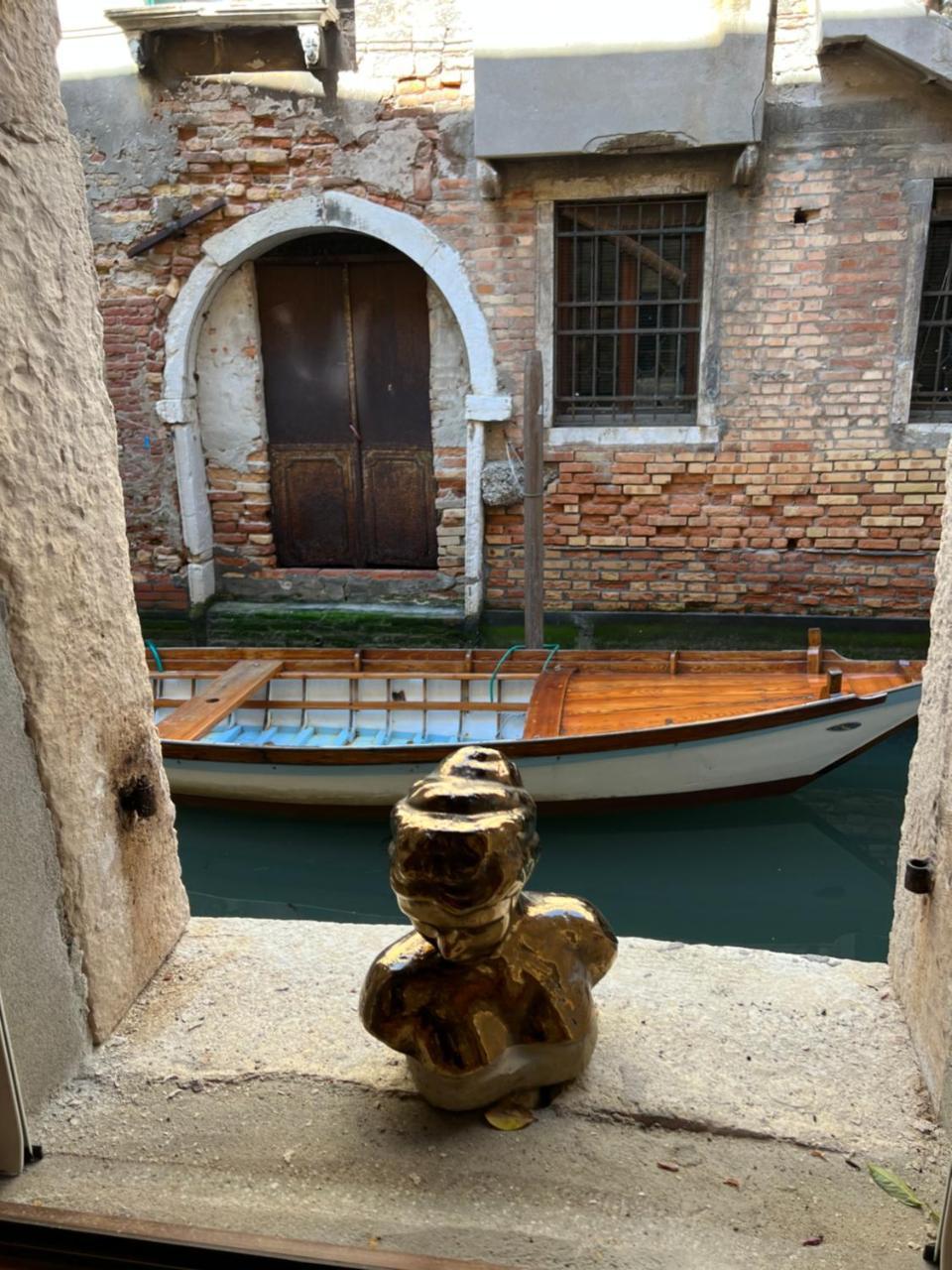 Casa Al Ponte Scudi 4 Windows on the Canal — 4-Star Luxury Hotel in Venice, Italy