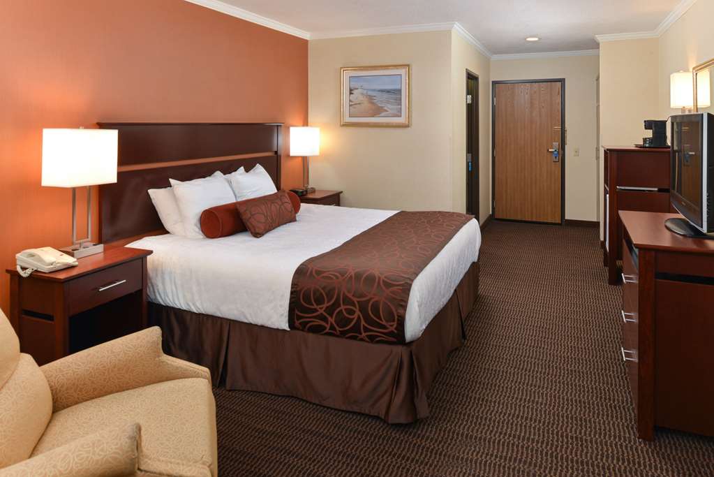 Best Western Plus Landmark Inn - photo 17