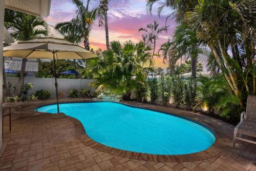 Simply Chic in Holmes Beach, United States