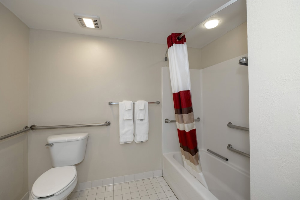 Red Roof Inn Leesburg VA - photo 20