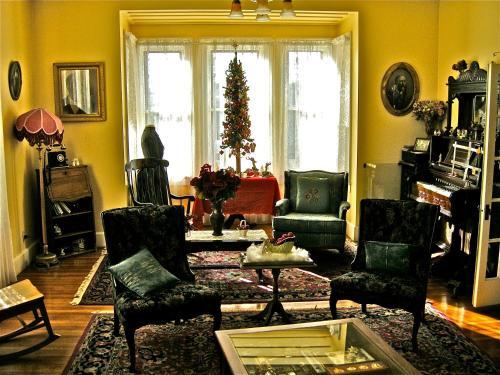 Old Tower House Bed & Breakfast - photo 12