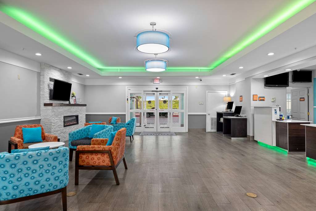La Quinta Inn & Suites by Wyndham Raymondville - photo 16