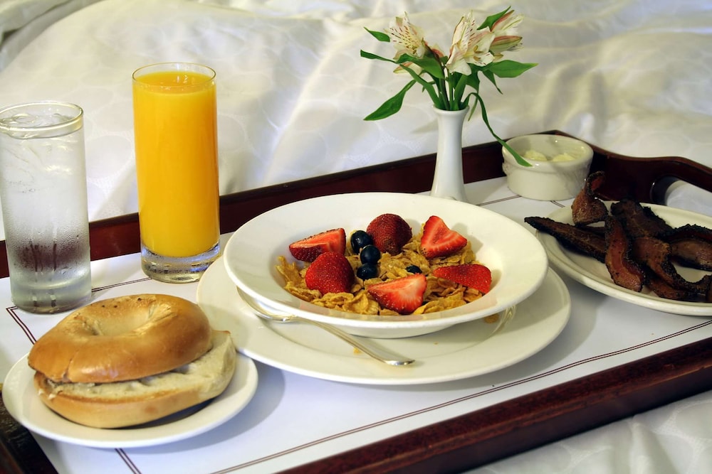 DoubleTree by Hilton Atlantic Beach Oceanfront - photo 4