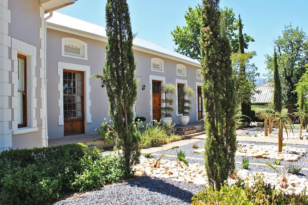 Cape Valley Manor Guesthouse — 4-Star Luxury Hotel in Paarl, South Africa