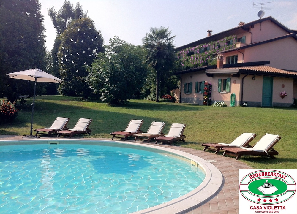 Casa Violetta Bed & Breakfast — 4-Star Luxury Hotel in Agrate Conturbia, Italy