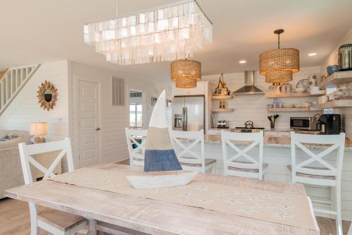 Barrycuda by Oak Island Accommodations - photo 44