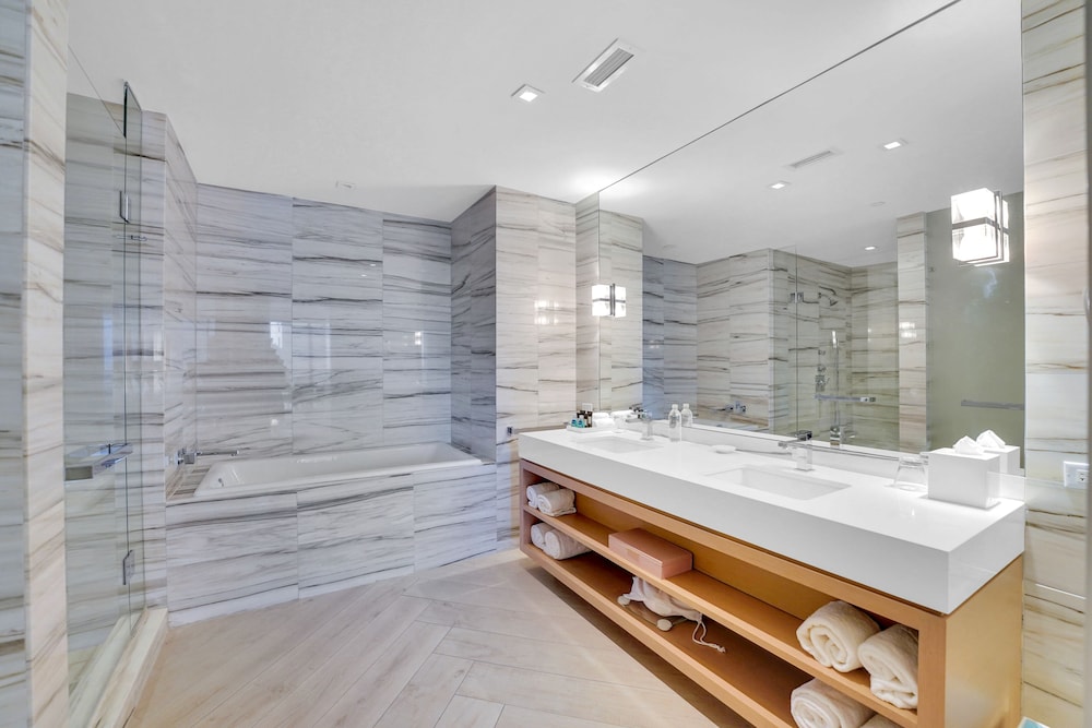 Private Residences at W SoBe by LRMB - photo 17